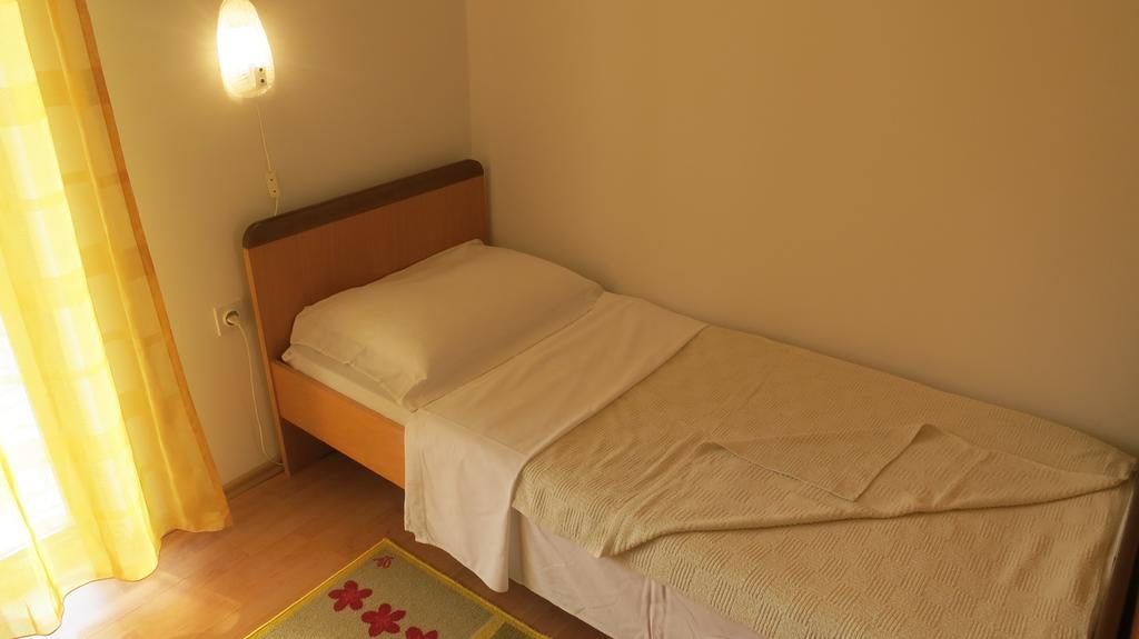 Apartment Josipa Малинська Екстер'єр фото